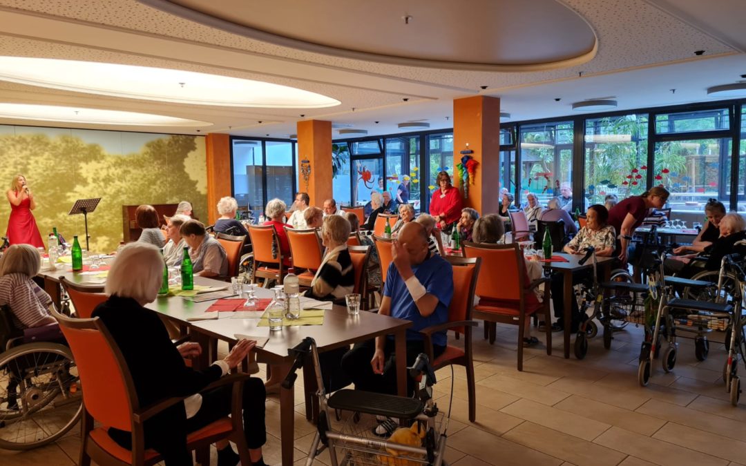 Draußen Regen, innen Sonne